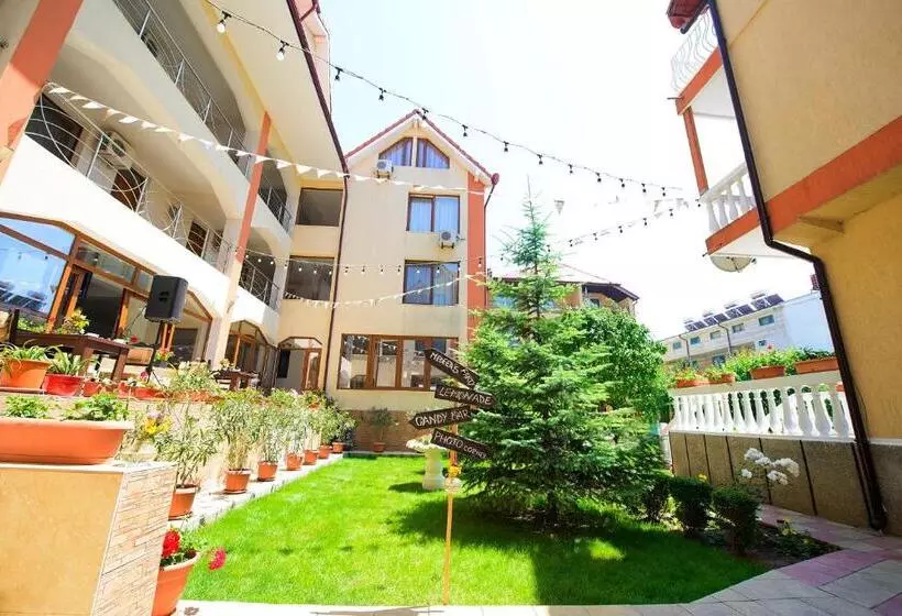 هتل Complex Marinn Costinesti