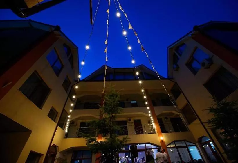 هتل Complex Marinn Costinesti