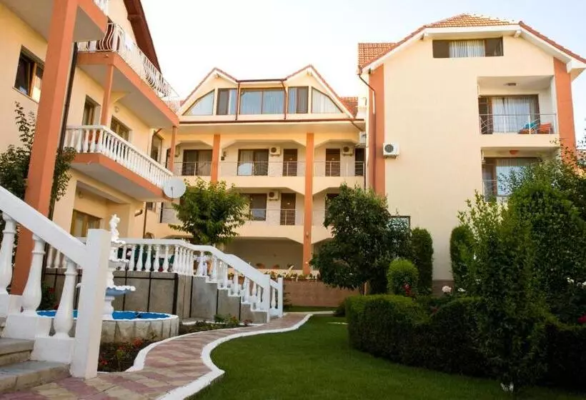 هتل Complex Marinn Costinesti