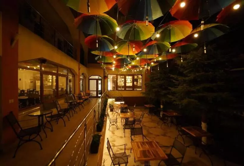 هتل Complex Marinn Costinesti