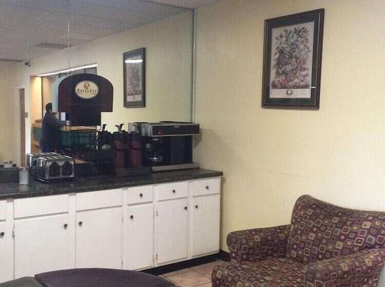 فندق Diamond Inn & Suites