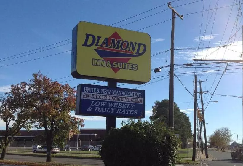 Отель Diamond Inn & Suites