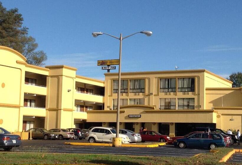 فندق Diamond Inn & Suites