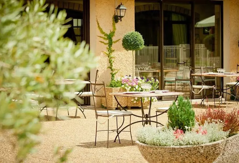 Отель Hôtel Côté Ventoux