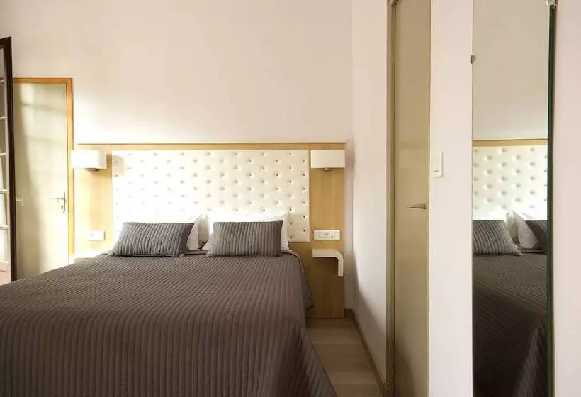 Отель Hôtel Côté Ventoux