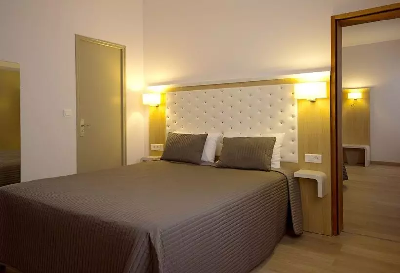 Отель Hôtel Côté Ventoux