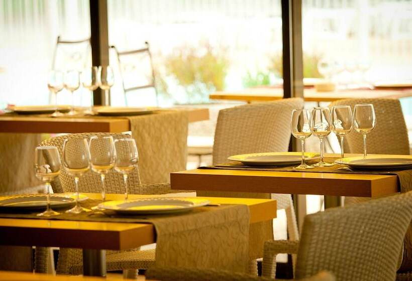 ホテル Hôtel Côté Ventoux