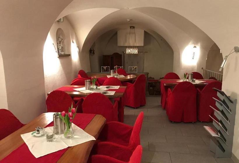 בית מלון כפרי Palazzo Mysanus Samedan