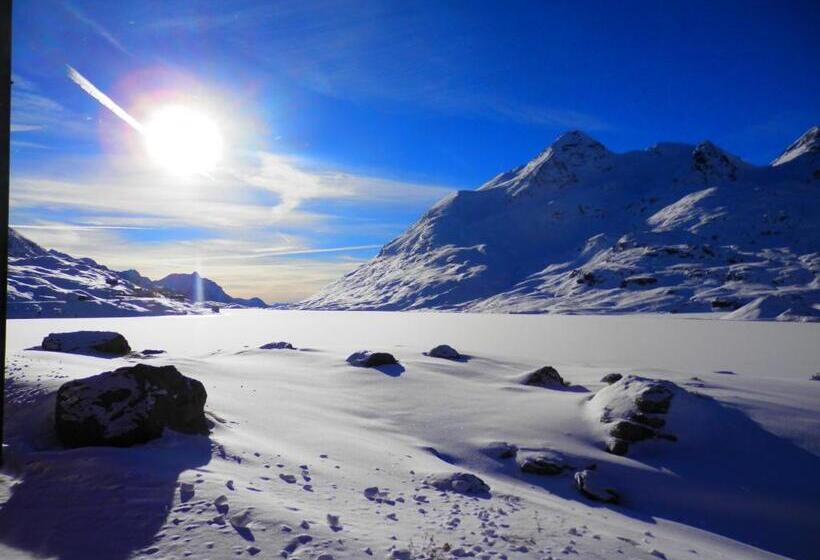 בית מלון כפרי Palazzo Mysanus Samedan