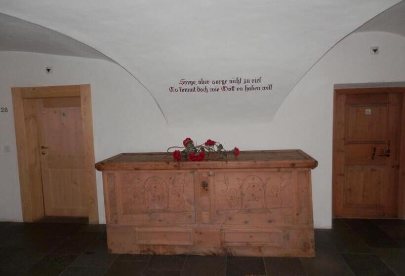 בית מלון כפרי Palazzo Mysanus Samedan