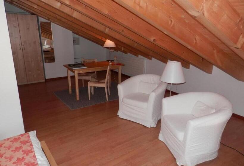 בית מלון כפרי Palazzo Mysanus Samedan