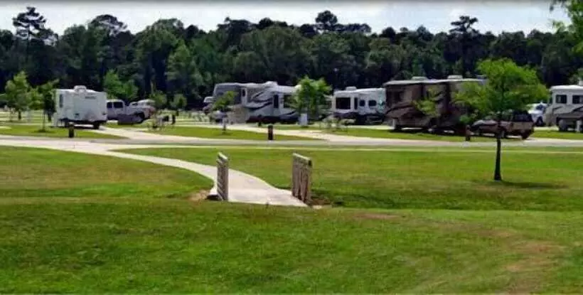 فندق Red Shoes Rv Park