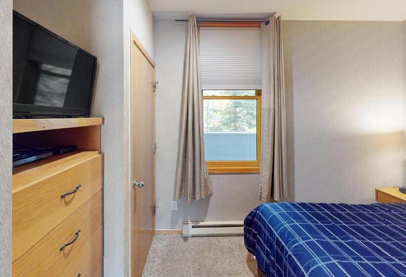 בית מלון כפרי River Bank Lodge