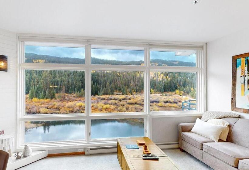 בית מלון כפרי River Bank Lodge