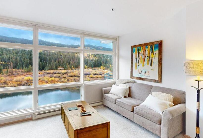 בית מלון כפרי River Bank Lodge