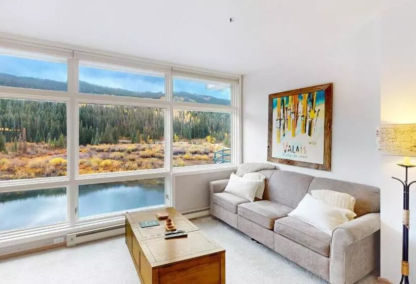 ホテル River Bank Lodge