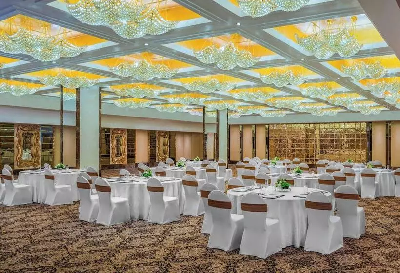 Hotel The St. Regis Mumbai