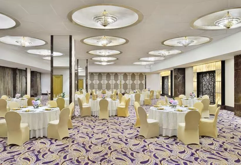 Hotel The St. Regis Mumbai