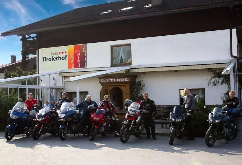 ホテル Tirolerhof