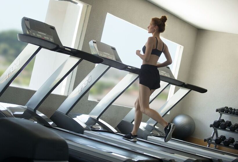 ホテル Cross Paasha Bali Seminyak