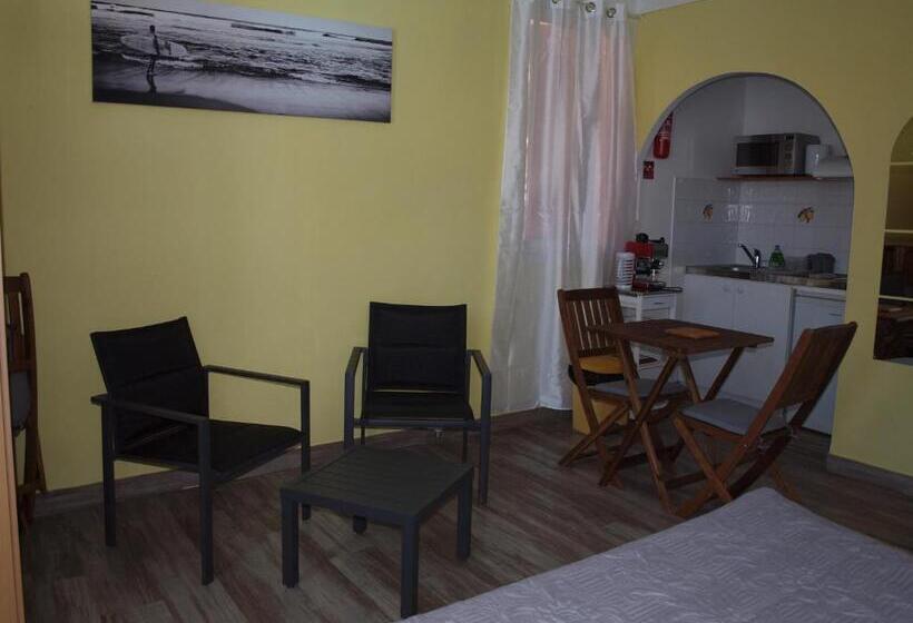 Hôtel Restaurant   Villa Les Sirènes