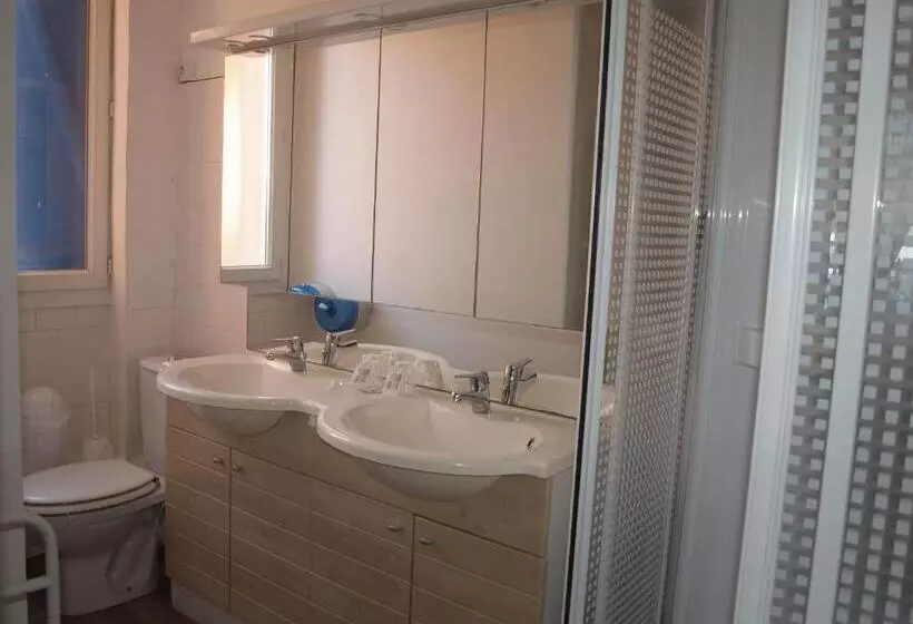 Hôtel Restaurant   Villa Les Sirènes