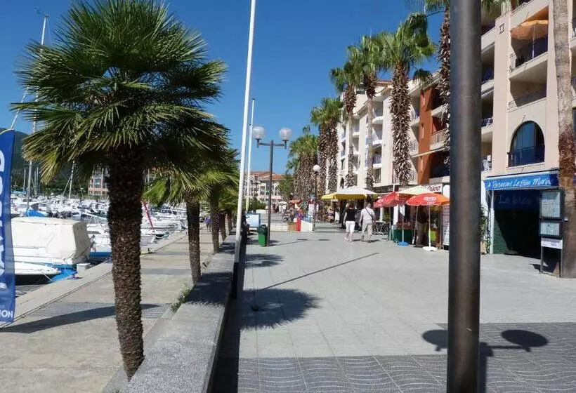 Hôtel Restaurant   Villa Les Sirènes