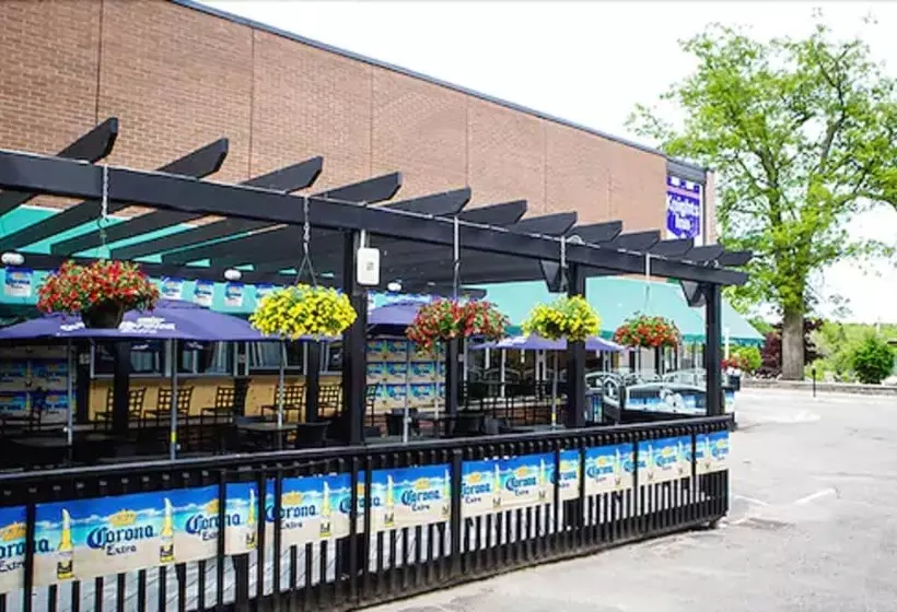 汽车旅馆 Brunswick Parry Sound