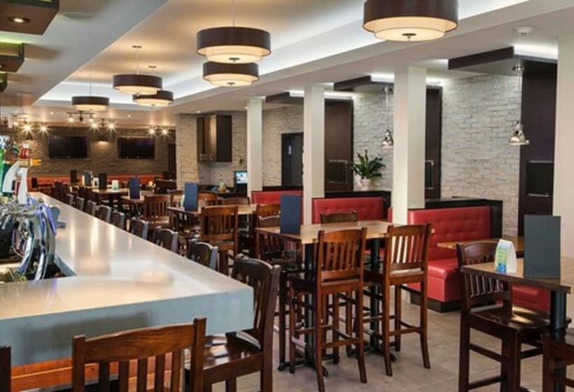 汽车旅馆  Brunswick Parry Sound