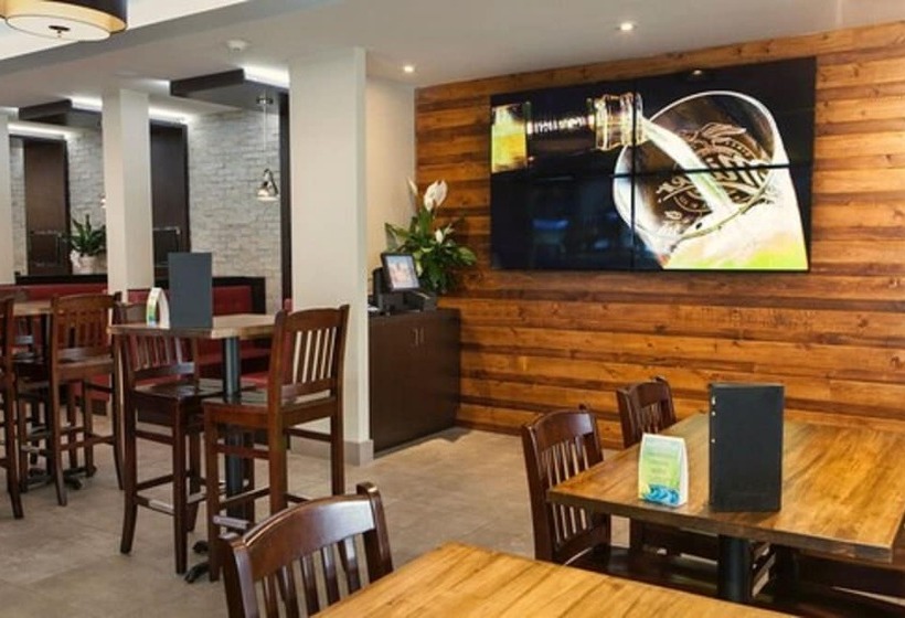 汽车旅馆  Brunswick Parry Sound