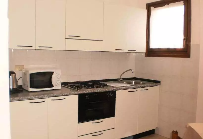 اقامتگاه Rta Le Corti