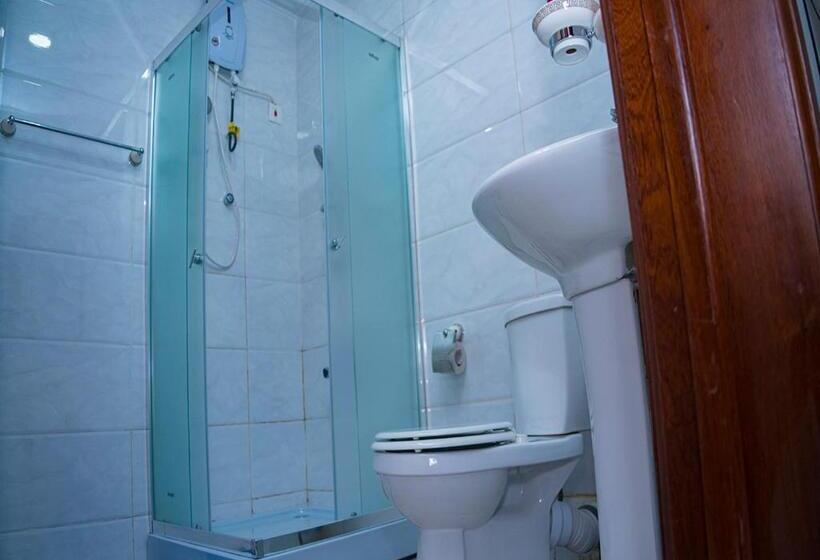 בית מלון כפרי La Viv Royal