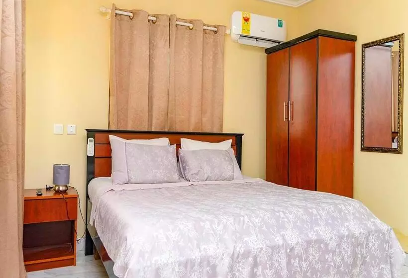 Hotelli La Viv Royal