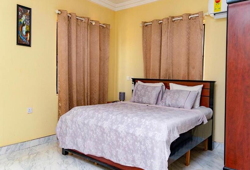 בית מלון כפרי La Viv Royal