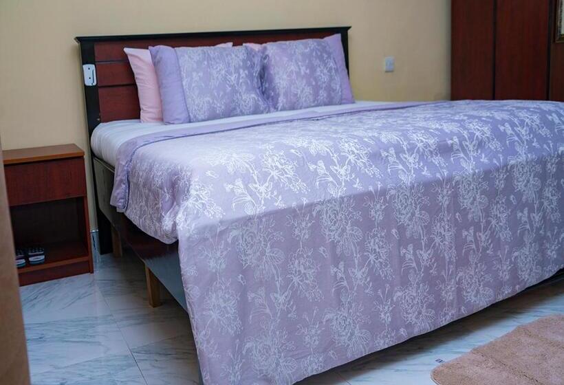 בית מלון כפרי La Viv Royal