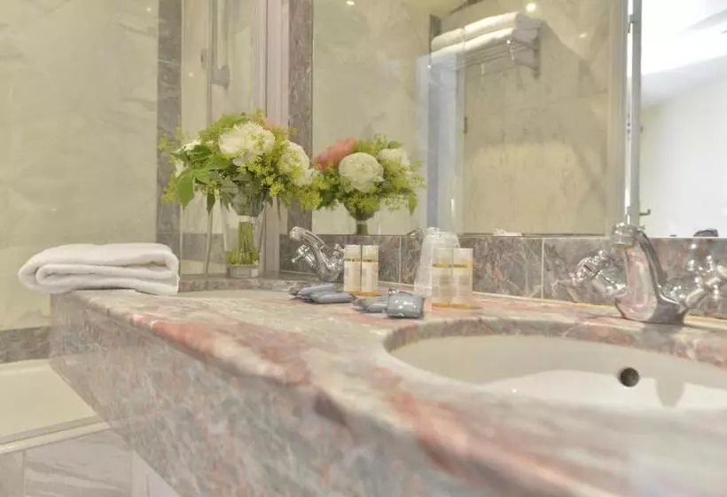 Hotel Suites Unic Renoir Saint Germain - Parigi