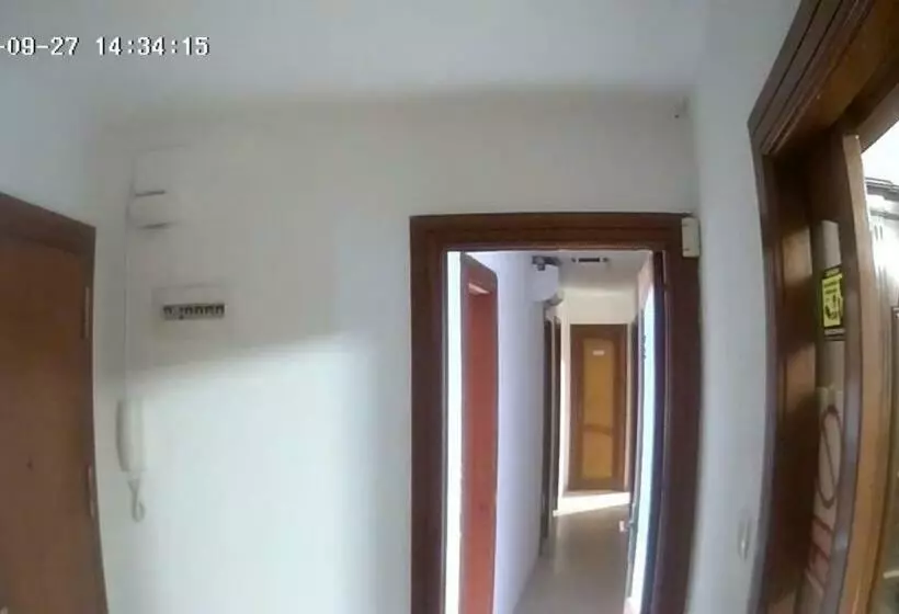 Majatalo Economico No Es 1 Hotel Check In De 15 A 18 Horas