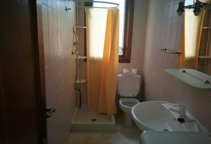 Majatalo Economico No Es 1 Hotel Check In De 15 A 18 Horas