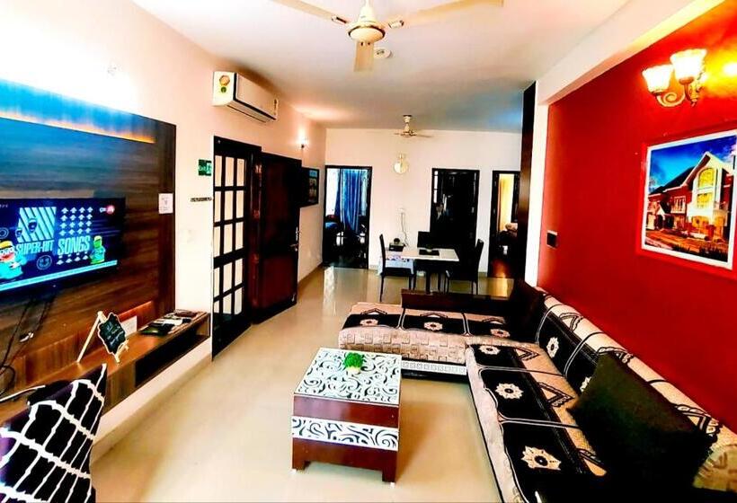 Nocleg ze śniadaniem Little Woods Family Stay On Manali Expressway