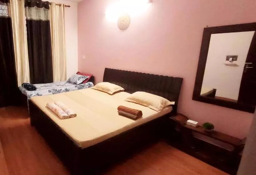 ベッドアンドブレックファースト Little Woods Family Stay On Manali Expressway