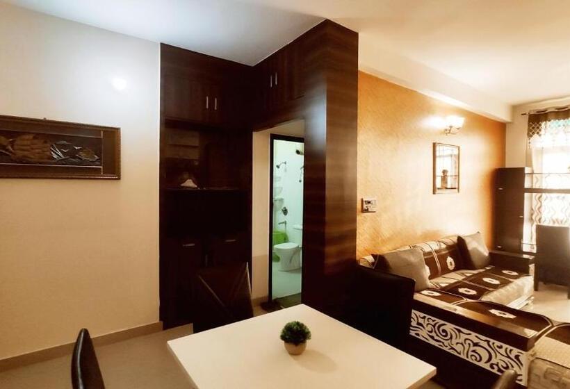 Nocleg ze śniadaniem Little Woods Family Stay On Manali Expressway