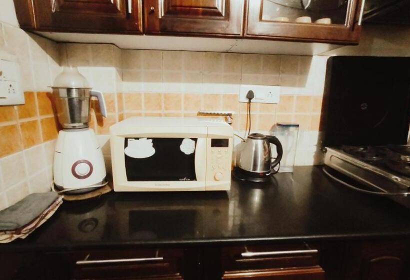 Nocleg ze śniadaniem Little Woods Family Stay On Manali Expressway