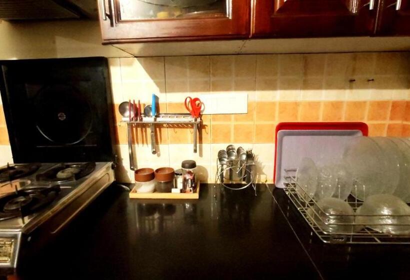 Nocleg ze śniadaniem Little Woods Family Stay On Manali Expressway