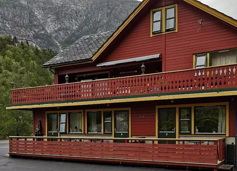 Kvamsdal Pensjonat 3