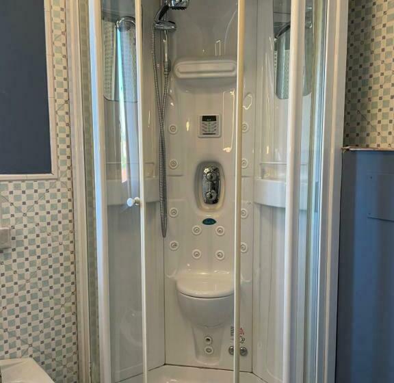 بنسيون Elegante Camera Matrimoniale Con Balcone A 500 Mt Dal Mare