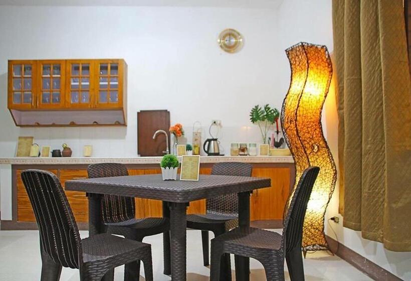 تختخواب و صبحانه Prim Travellers Inn