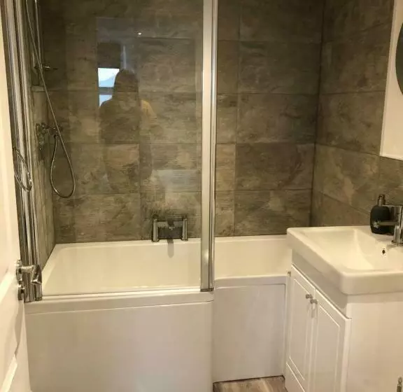 The Prince Of Wales Bed And Breakfast