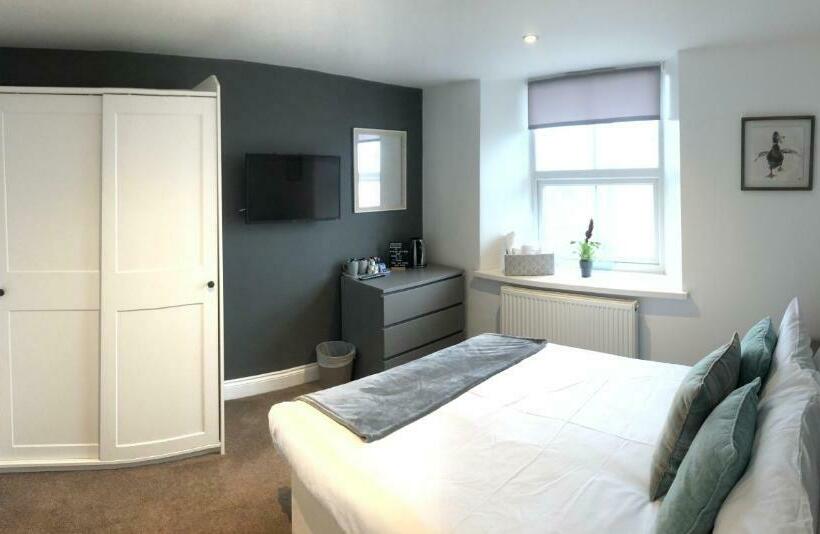 The Prince Of Wales Bed And Breakfast