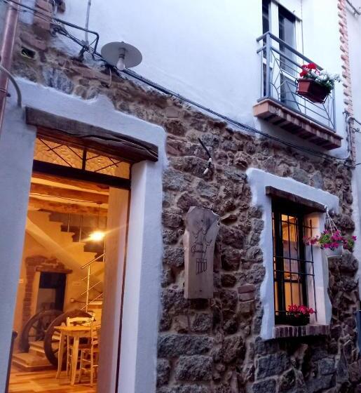 Un Tuffo Nel Passato B&b Santu Giuvanni