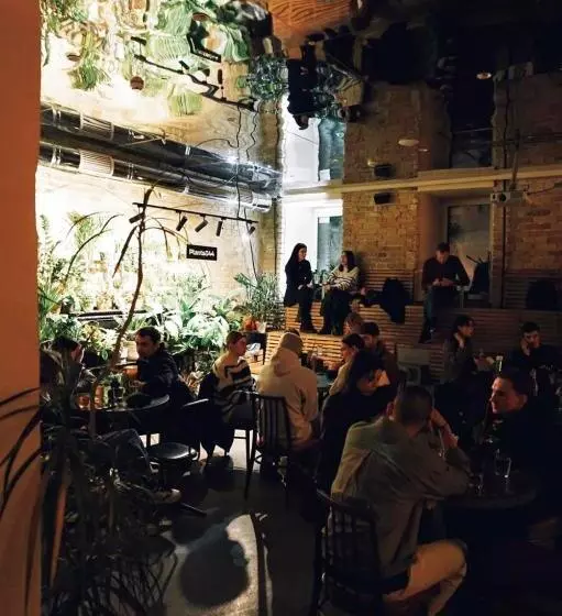 Globe Runner Hostel